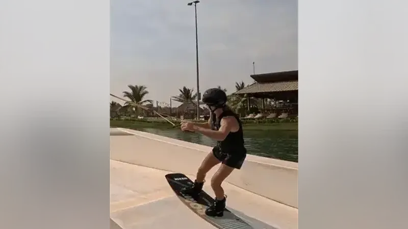 Backside Tail Slide